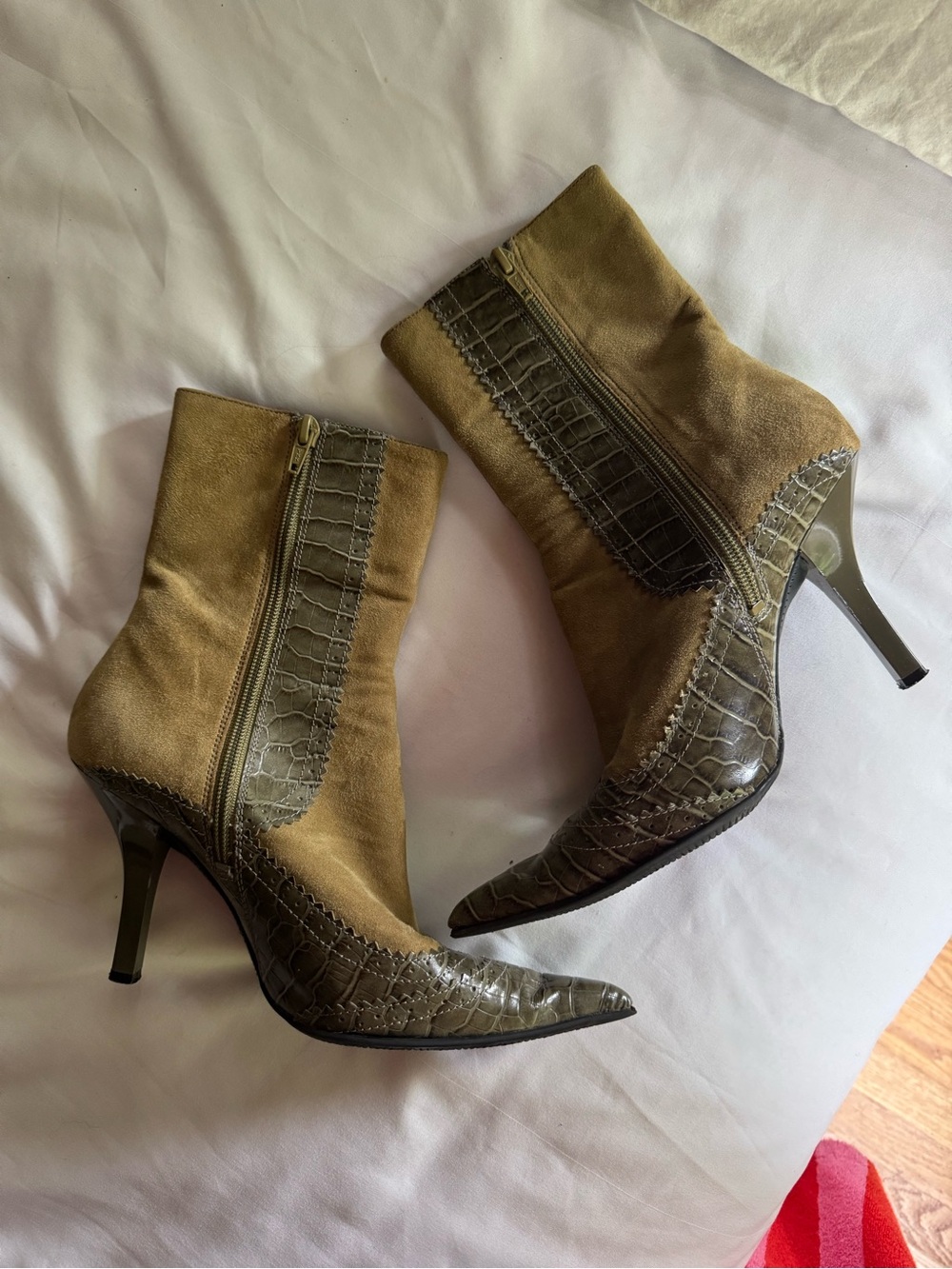 Vintage Nine West Olive Suede and Croc-Textured Ankle Boots